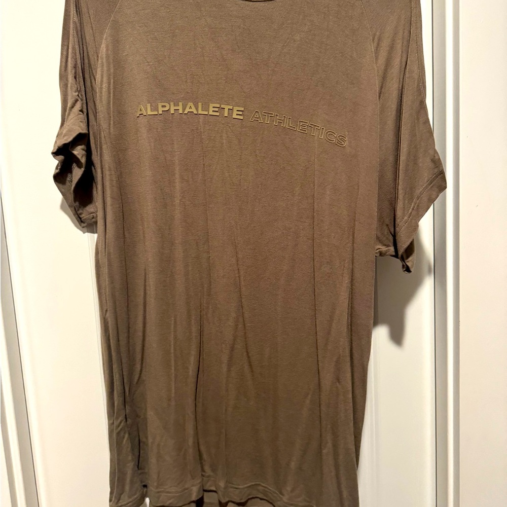 Alphalete Men’s performance Shirt